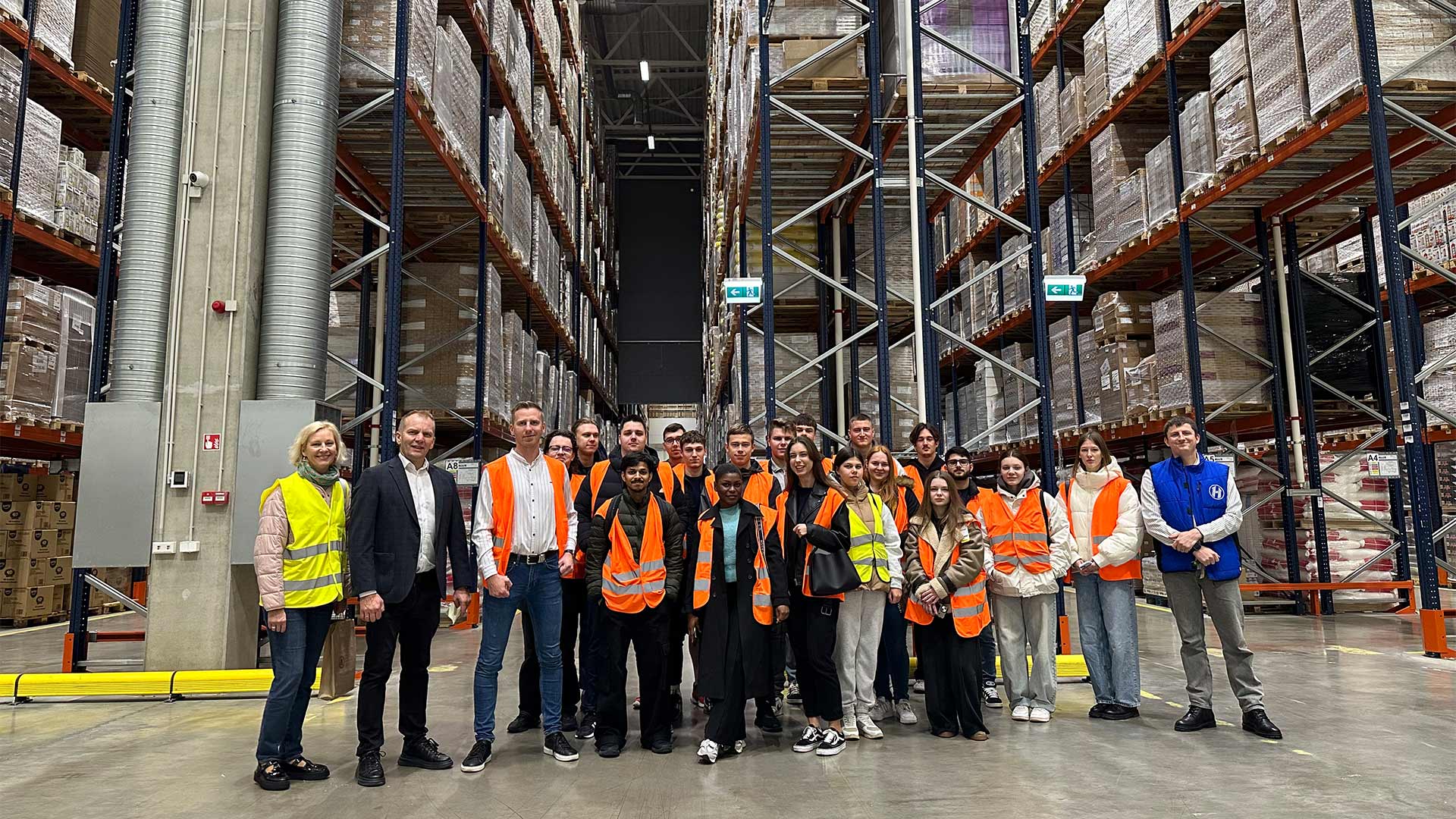 VDU studentai aplanke Hegelmann Logistics Kaune